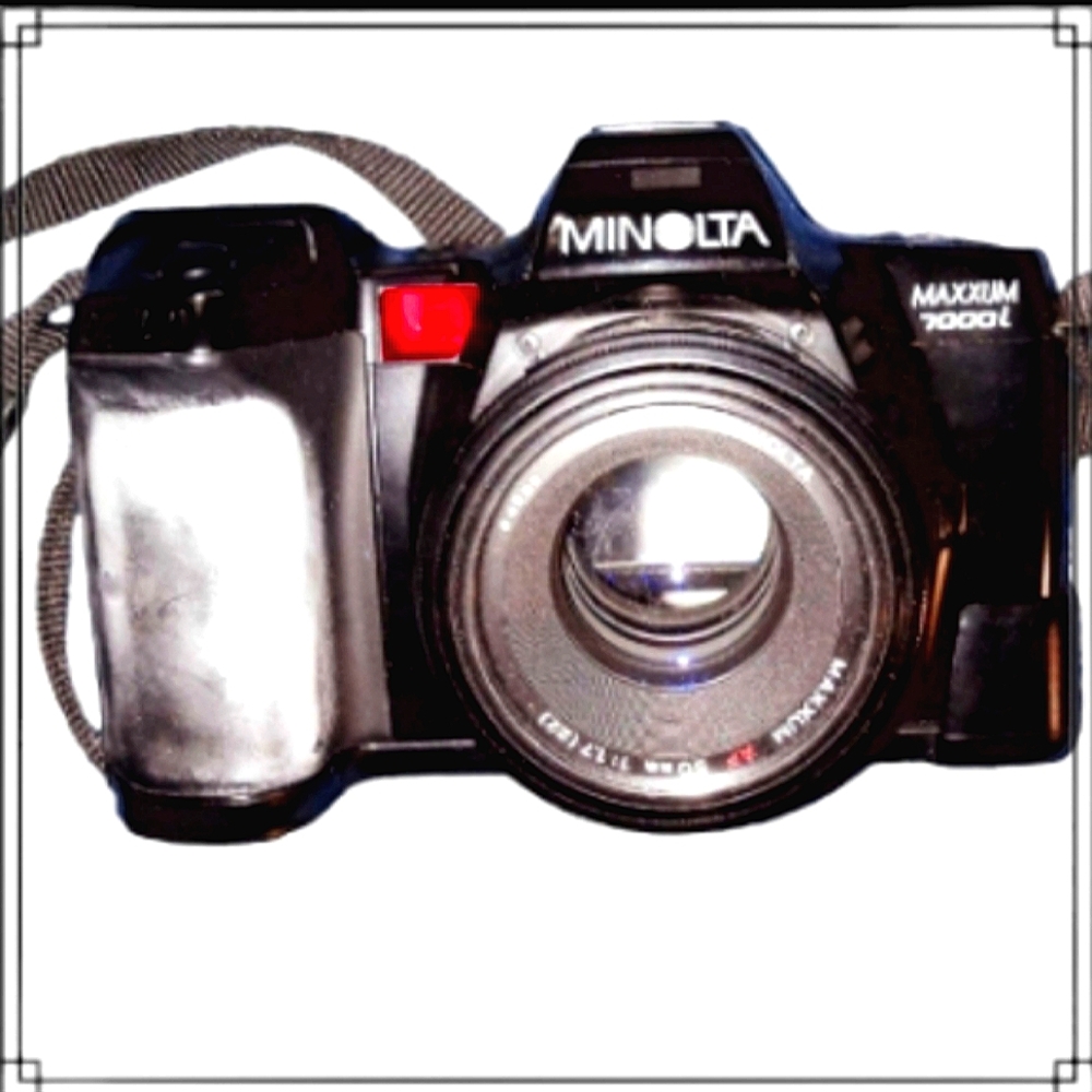 Vintage Minolta Maxxum 7000i 35mm Film Camera